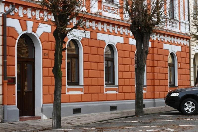 Hotel Zlaty Lev Louny Exterior foto